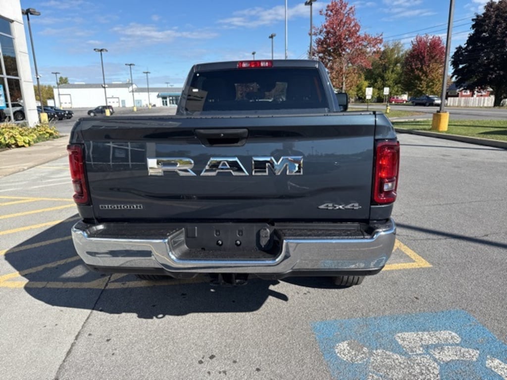 New 2026 Ram 2500 BIG HORN CREW CAB 4X4 6'4 BOX Pickup