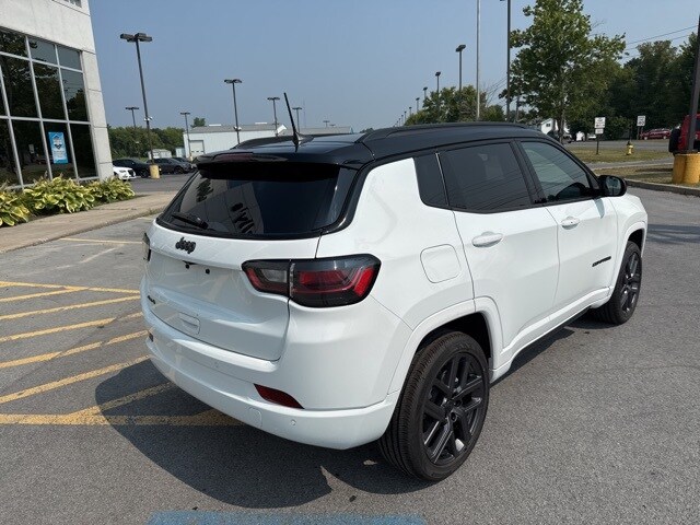 2025 Jeep Compass Limited photo 2