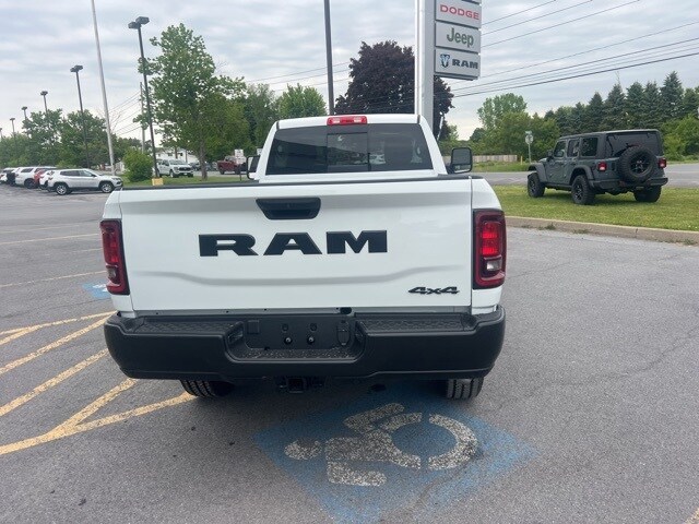 2025 Ram 2500 Tradesman photo 4