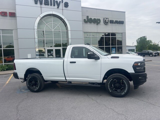 2025 Ram 2500 Tradesman photo 2