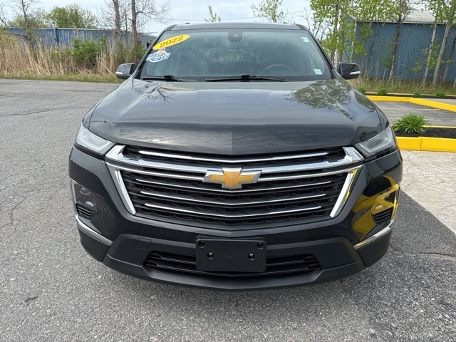 Used 2022 Chevrolet Traverse 1LT with VIN 1GNEVGKW9NJ143796 for sale in Amsterdam, NY