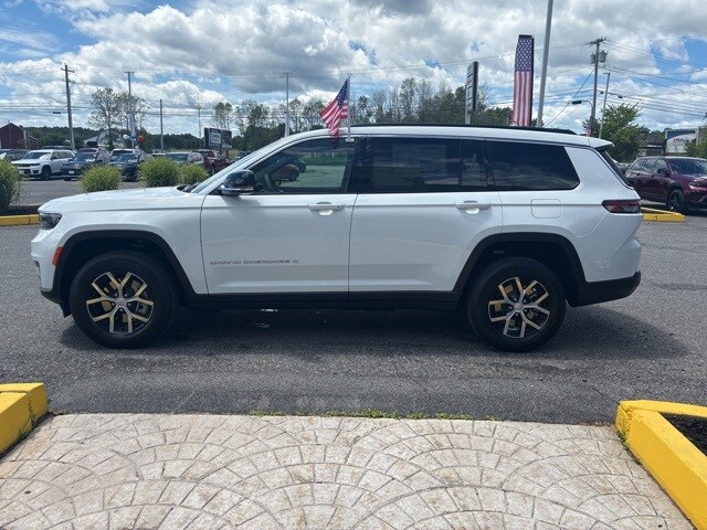 2025 Jeep Grand Cherokee Limited photo 4