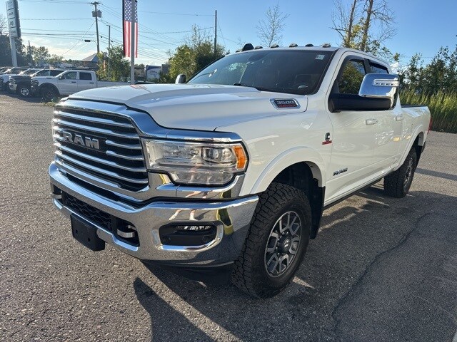 2024 Ram 3500 Longhorn photo 3