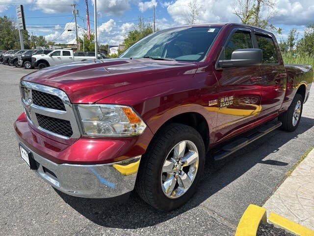 2019 Ram 1500 Classic SLT photo 3