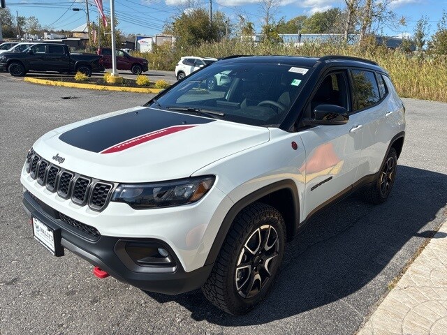 2026 Jeep Compass Trailhawk Sport photo 3
