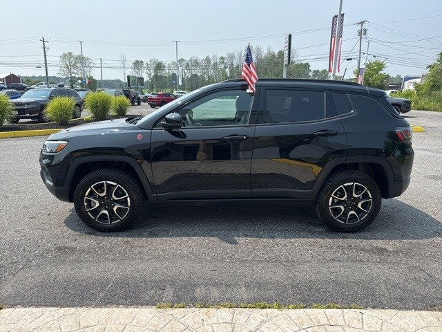 2025 Jeep Compass Trailhawk photo 4