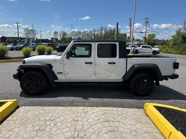 2021 Jeep Gladiator Sport photo 4