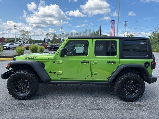 2025 Jeep Wrangler Willys photo 4