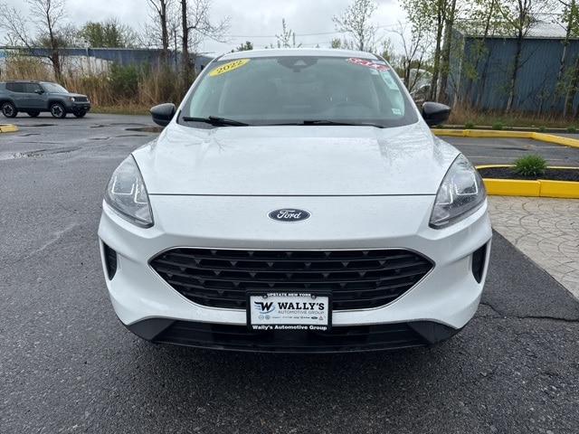 Used 2022 Ford Escape SE with VIN 1FMCU9G66NUB02740 for sale in Amsterdam, NY