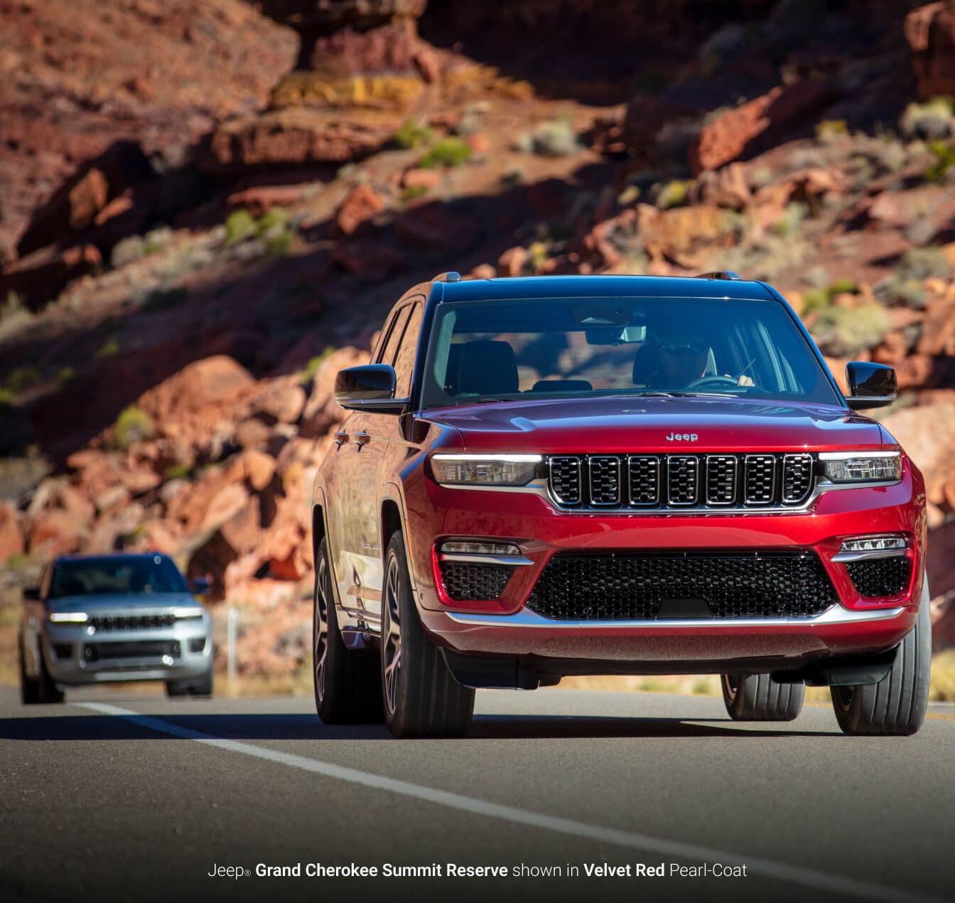 Jeep Grand Cherokee Summit Reserve in Velvet Red