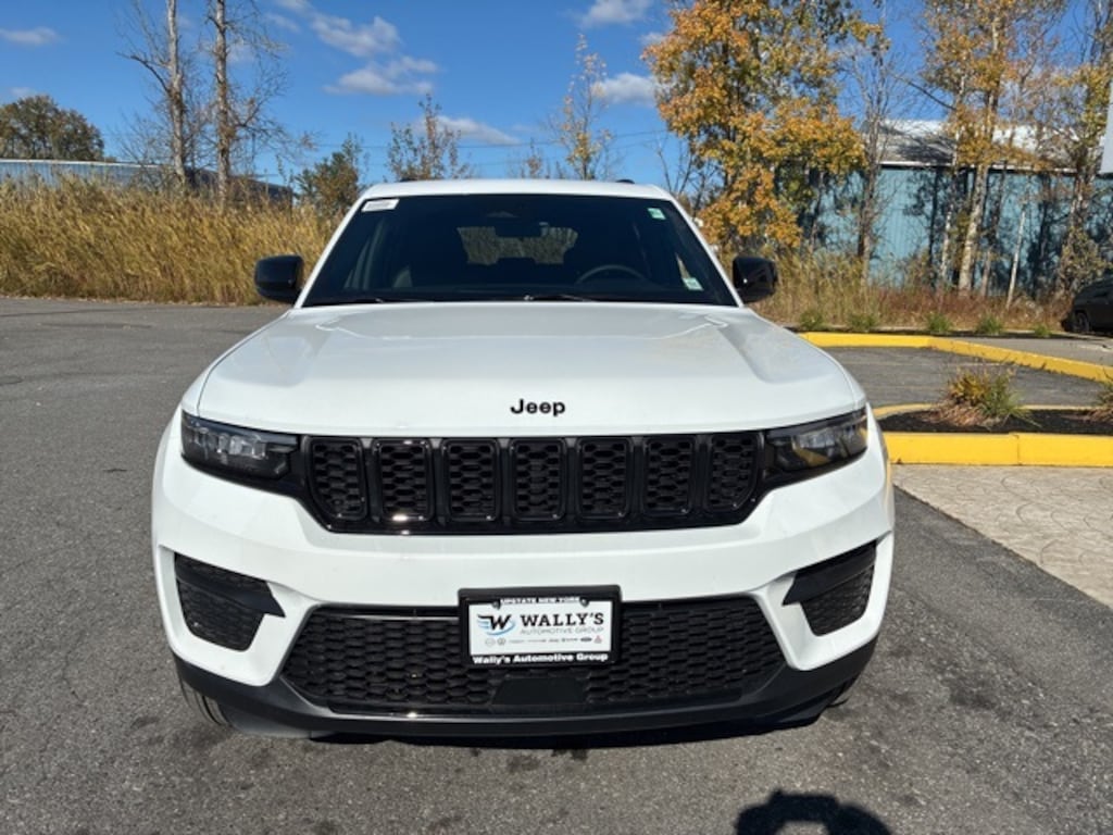New 2025 Jeep Grand Cherokee ALTITUDE 4X4 Sport Utility