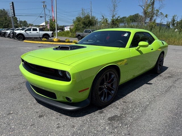 2023 Dodge Challenger R/T photo 3