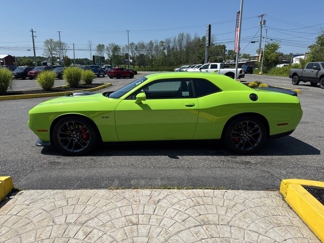 2023 Dodge Challenger R/T photo 4