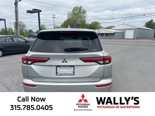 2025 Mitsubishi Outlander PHEV ES photo 4