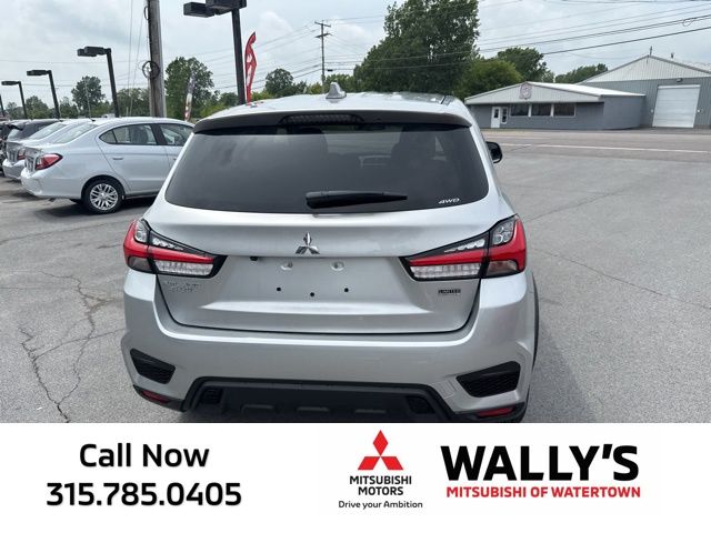 2025 Mitsubishi Outlander Sport LE photo 4