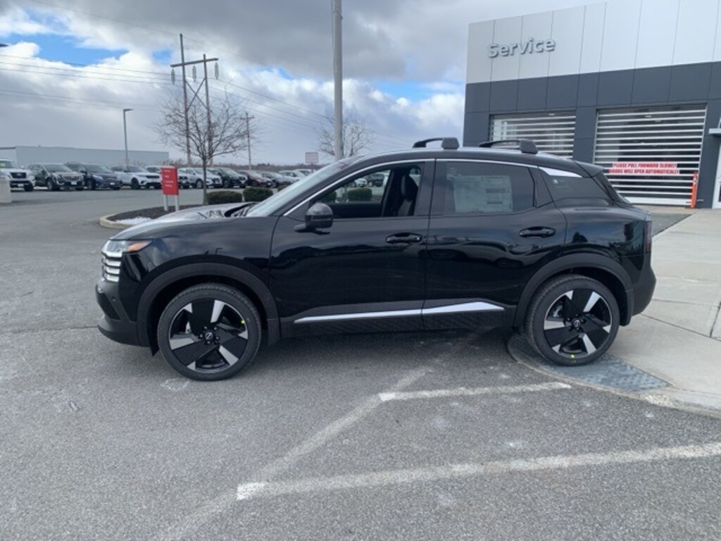 New 2025 Nissan Kicks SR SUV