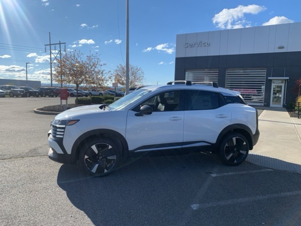 New 2026 Nissan Kicks SR SUV