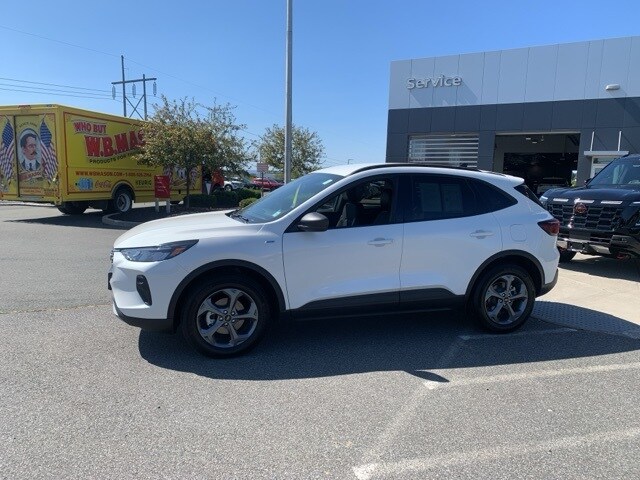 2025 Ford Escape ST-Line photo 3