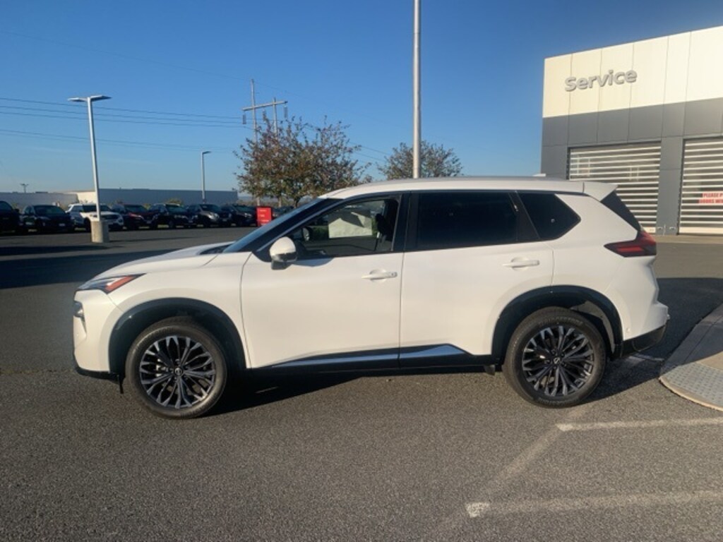 New 2026 Nissan Rogue Platinum SUV