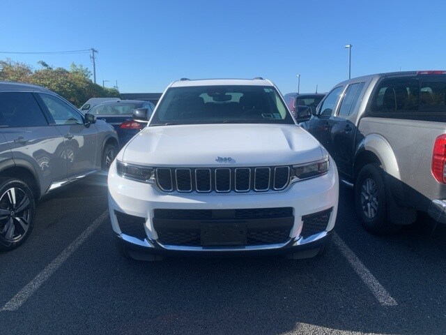 2023 Jeep Grand Cherokee Laredo photo 2