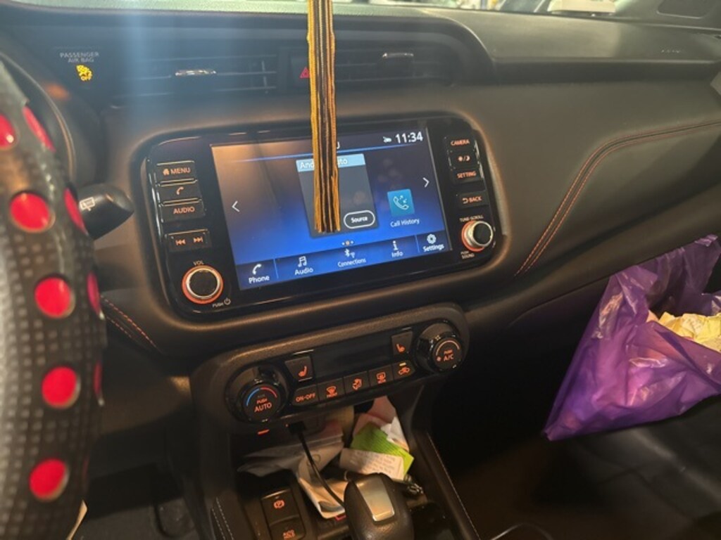 New 2023 Nissan Kicks SR SUV