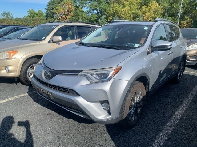 2018 Toyota RAV4 Limited photo 3