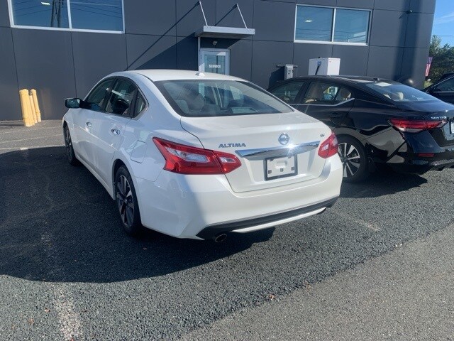 2017 Nissan Altima 2.5 SV photo 3