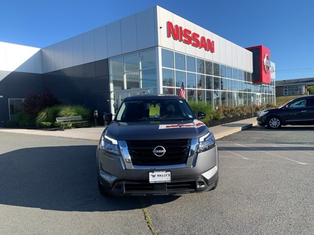 2023 Nissan Pathfinder S photo 2