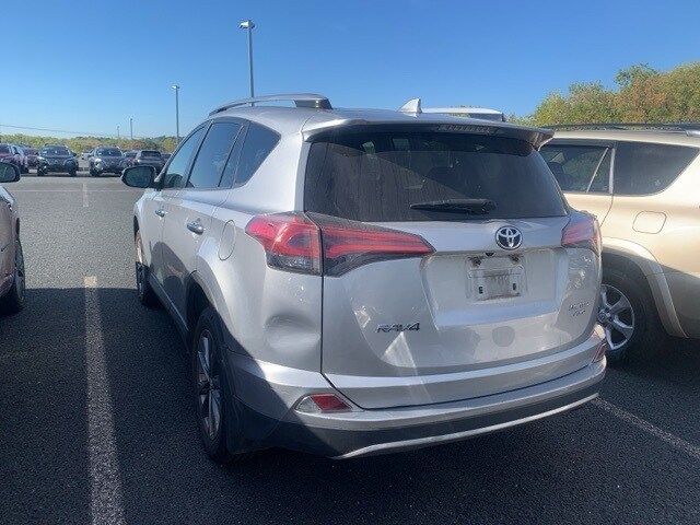 2018 Toyota RAV4 Limited photo 4
