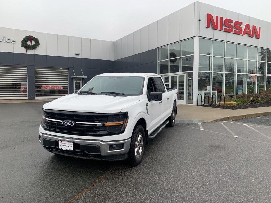 2024 Ford F-150 XLT photo 2