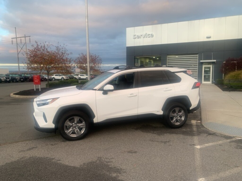 Used 2022 Toyota RAV4 Hybrid XLE SUV