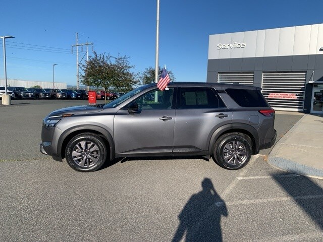 2023 Nissan Pathfinder S photo 4