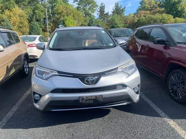 2018 Toyota RAV4 Limited photo 2