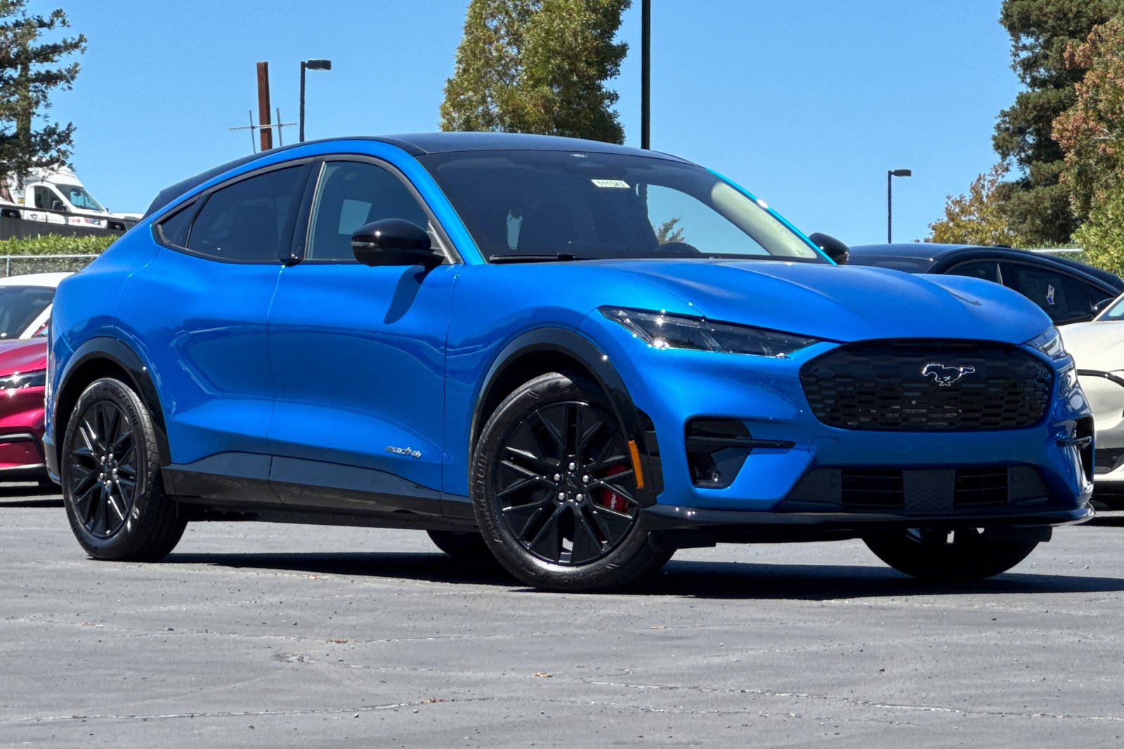2025 Ford Mustang Mach-E Premium photo 2