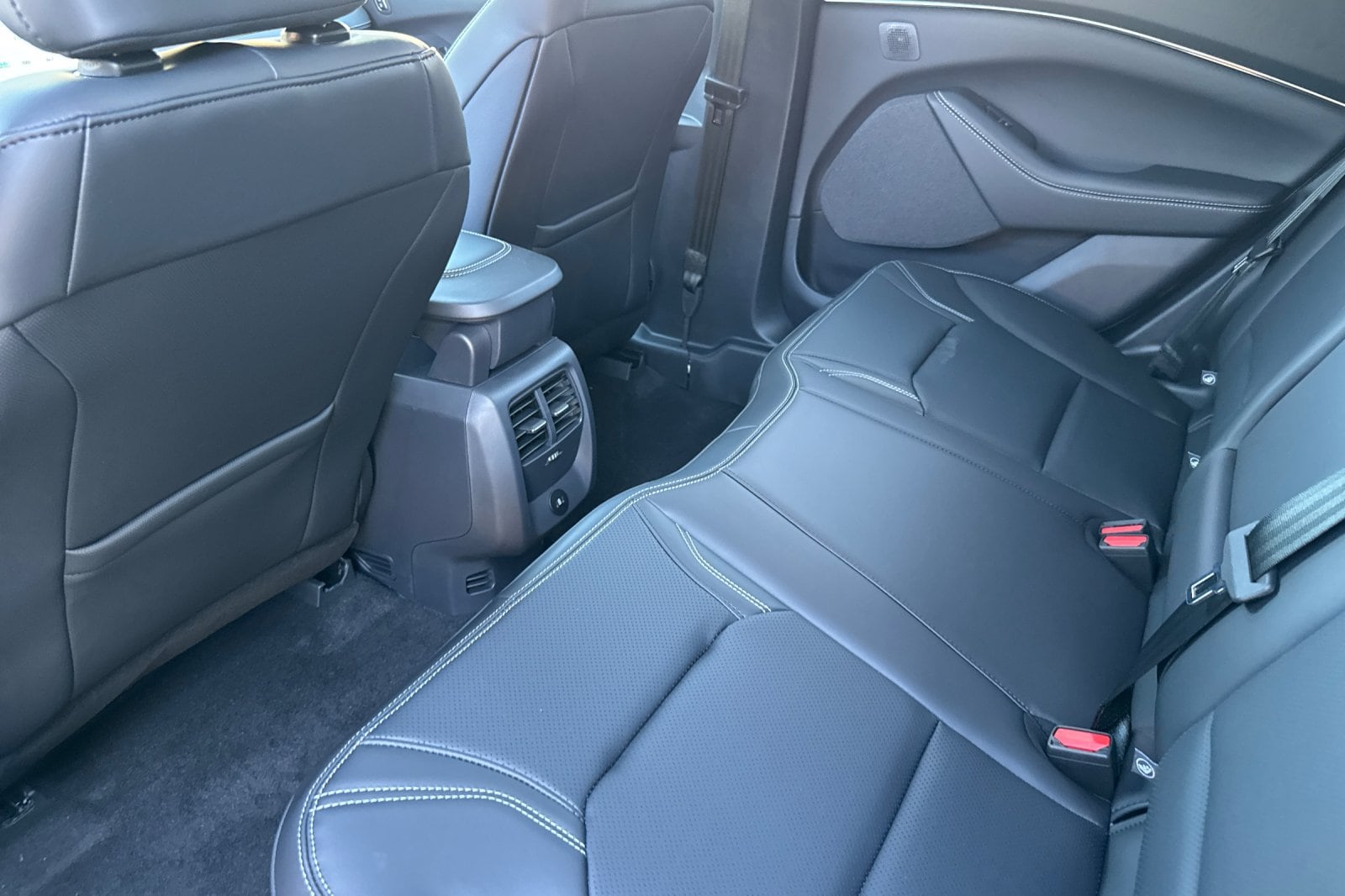 2025 Ford Mustang Mach-E Premium - Photo 9