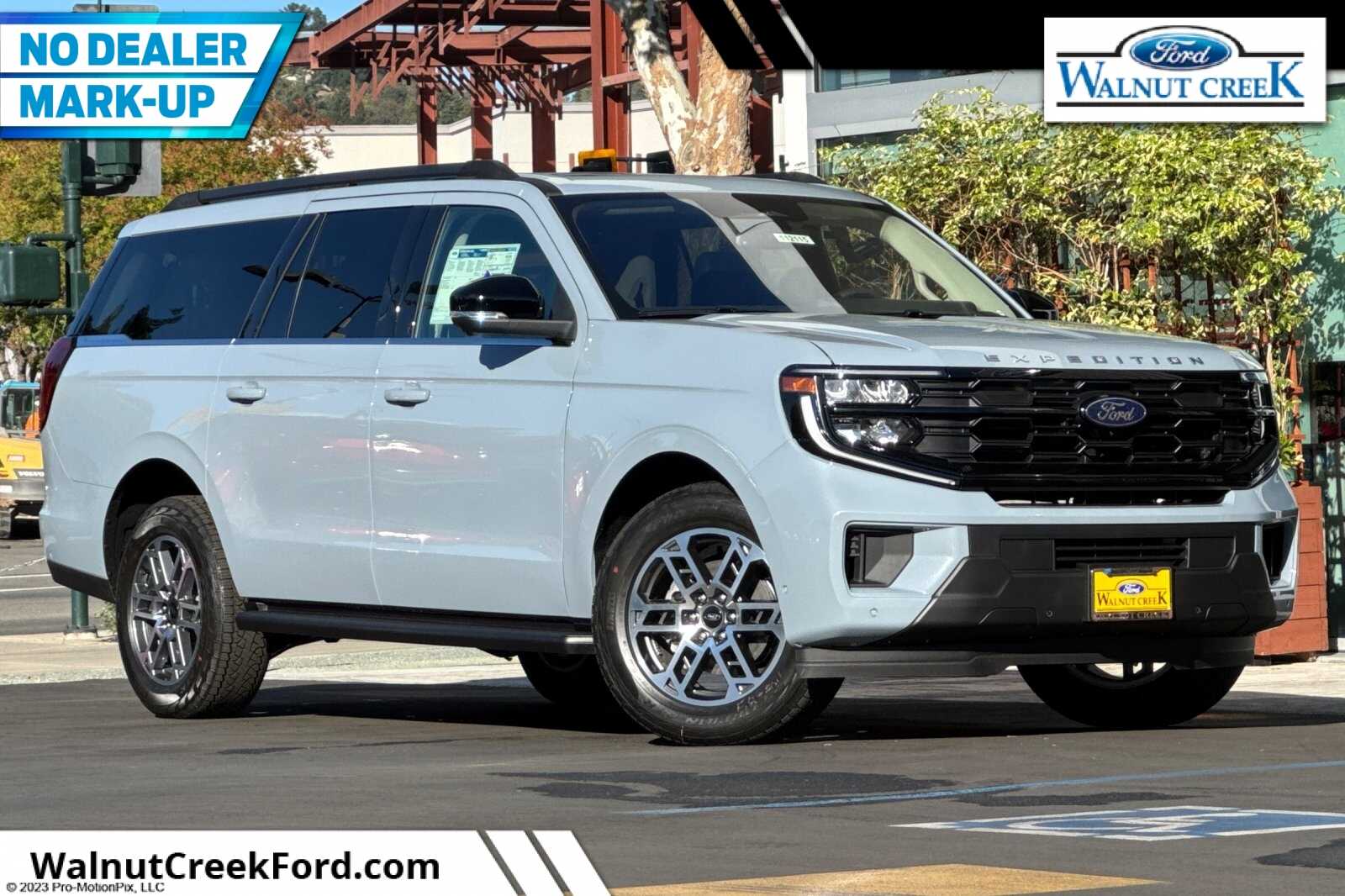 2025 Ford Expedition Active's photo