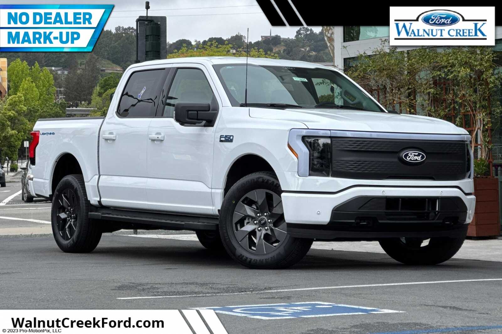 2025 Ford F-150 Lightning Flash's photo