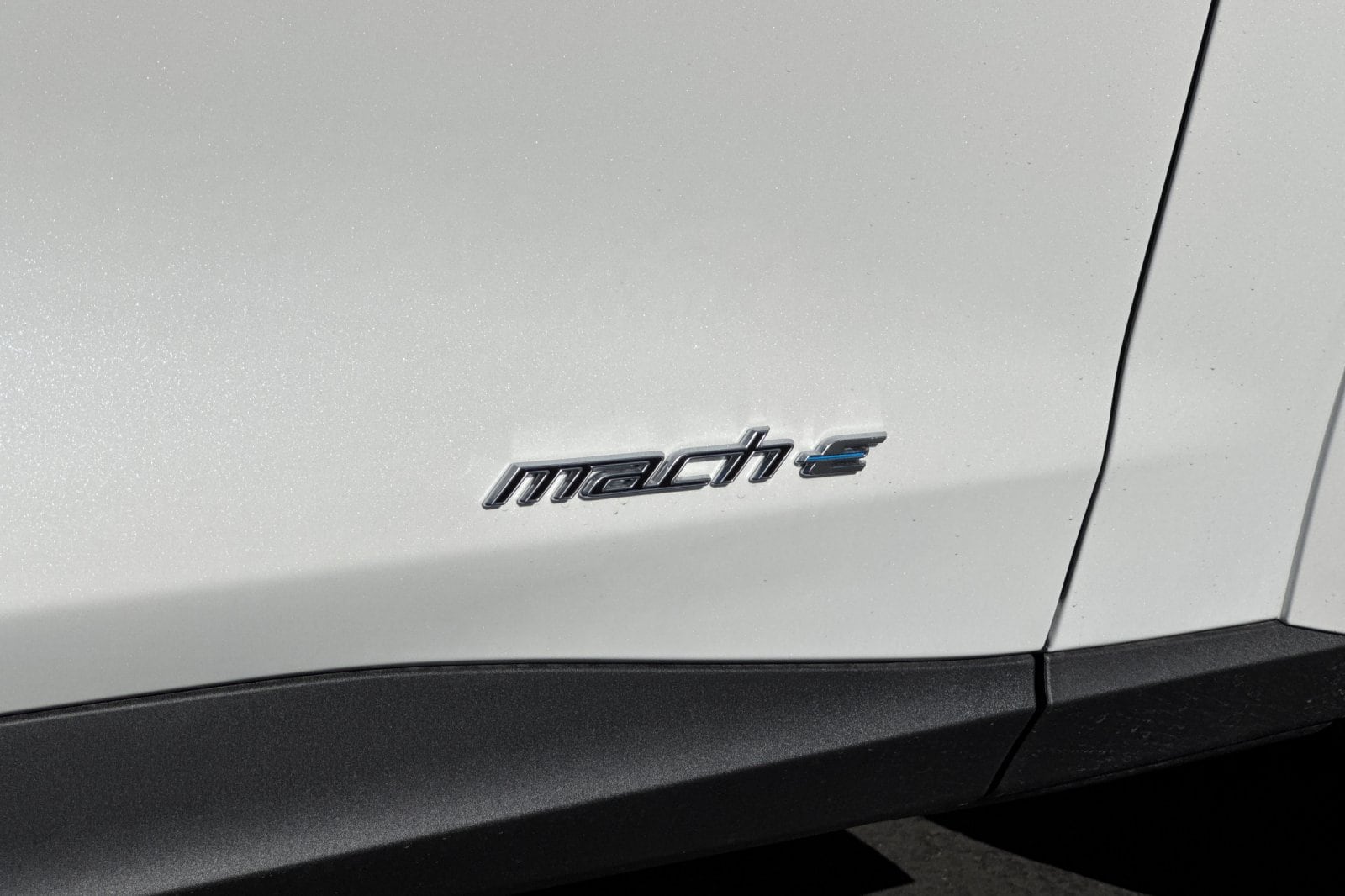 2025 Ford Mustang Mach-E Premium - Photo 24