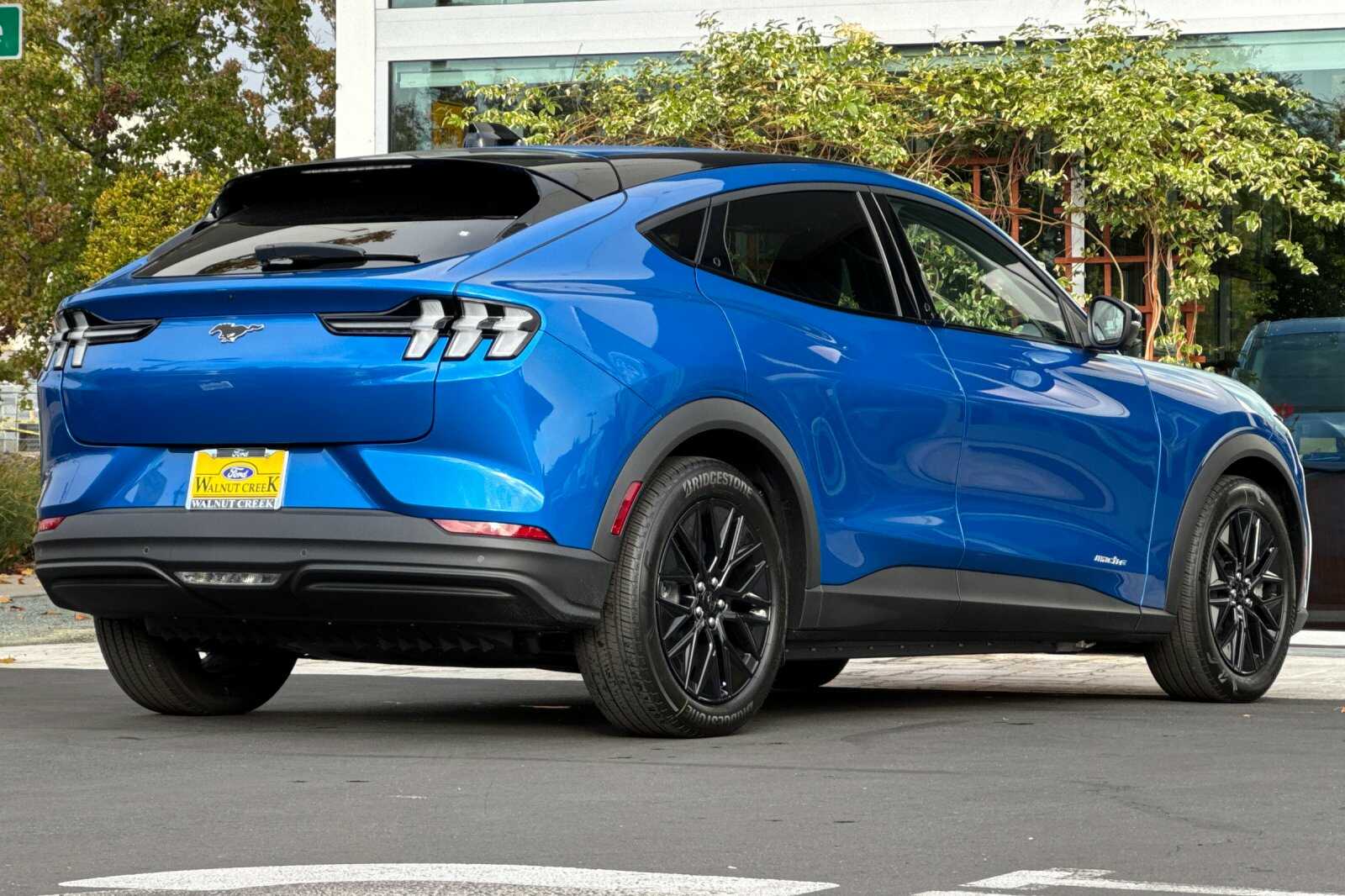 2025 Ford Mustang Mach-E Select photo 4