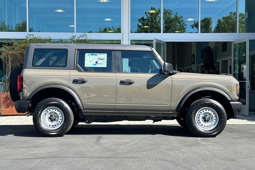 New 2026 Ford Bronco Base SUV