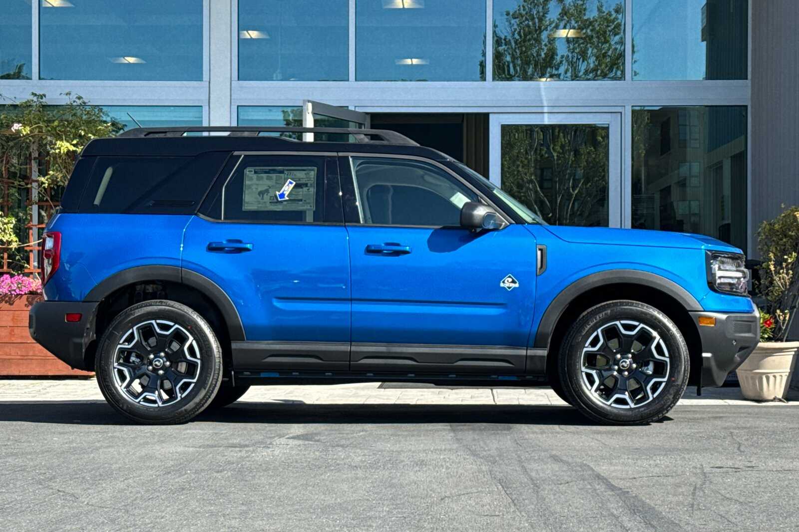 2025 Ford Bronco Sport Outer Banks photo 3