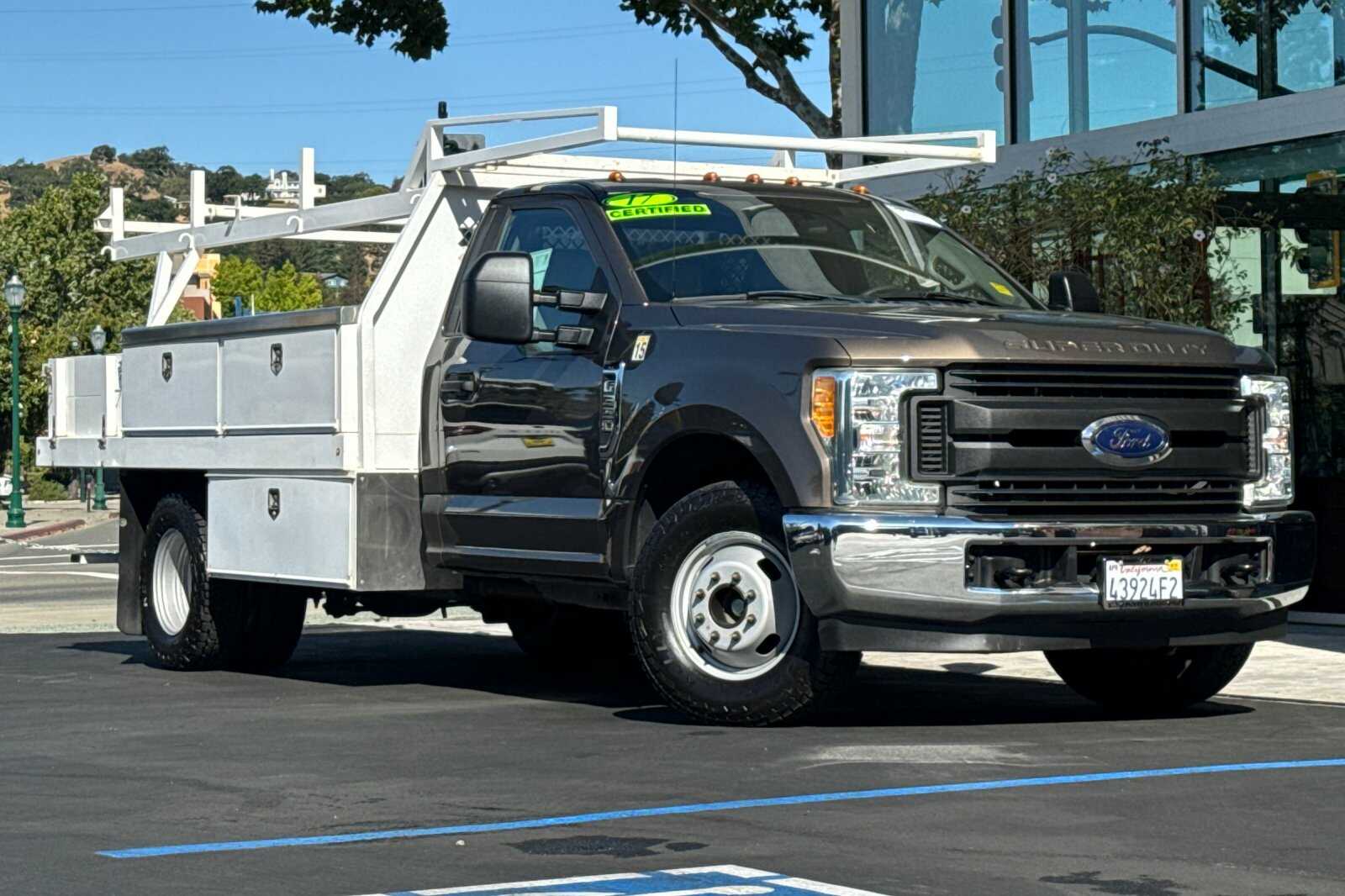 2017 Ford F-350 XL photo 2