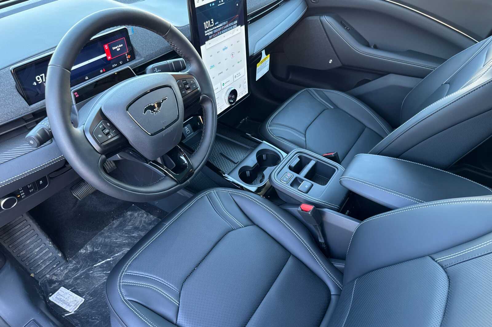 2025 Ford Mustang Mach-E Premium - Photo 7