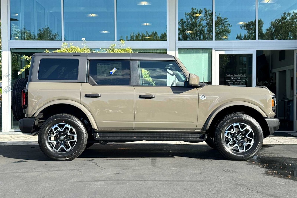 New 2026 Ford Bronco Outer Banks SUV
