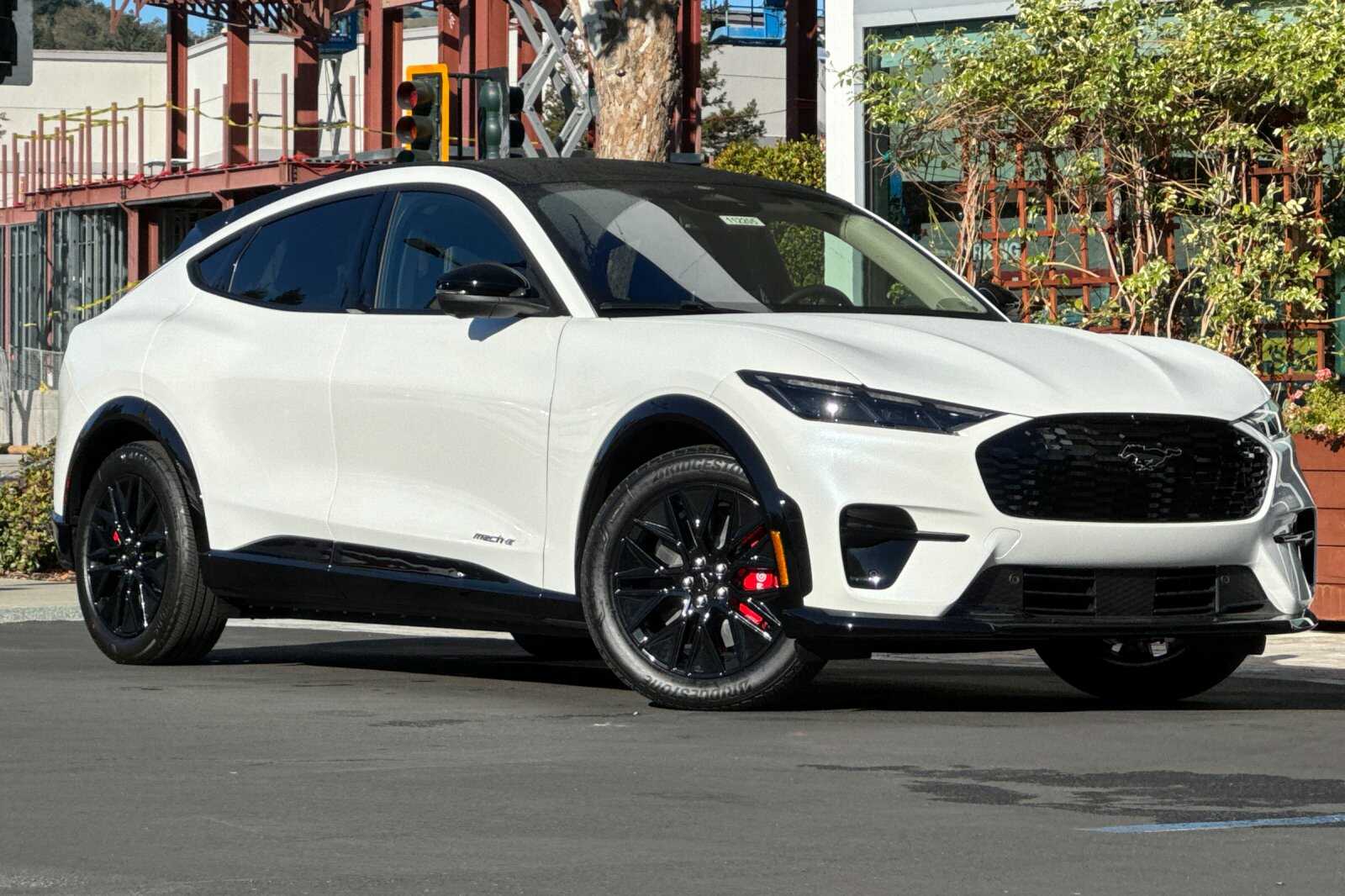 2025 Ford Mustang Mach-E Premium photo 2