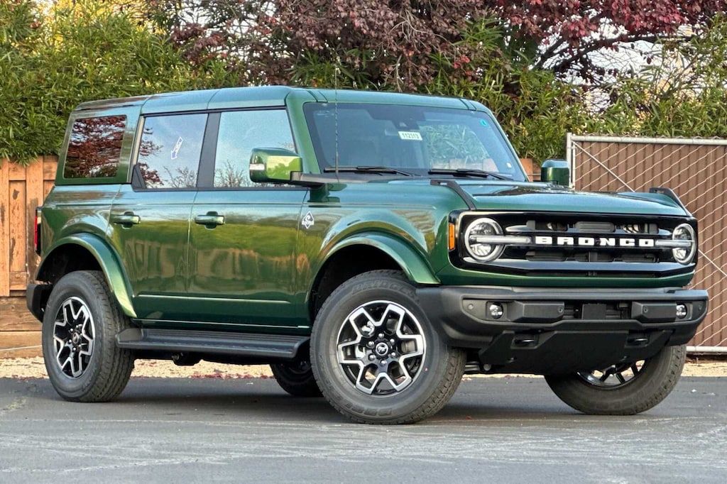 New 2025 Ford Bronco Outer Banks SUV