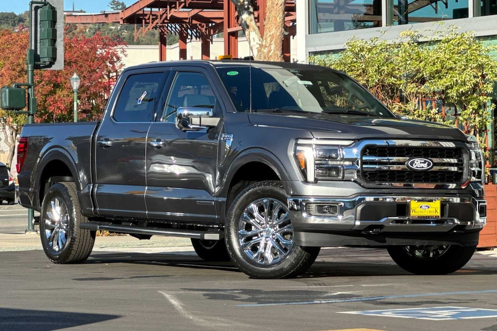 New 2025 Ford F-150 Lariat TRUCK