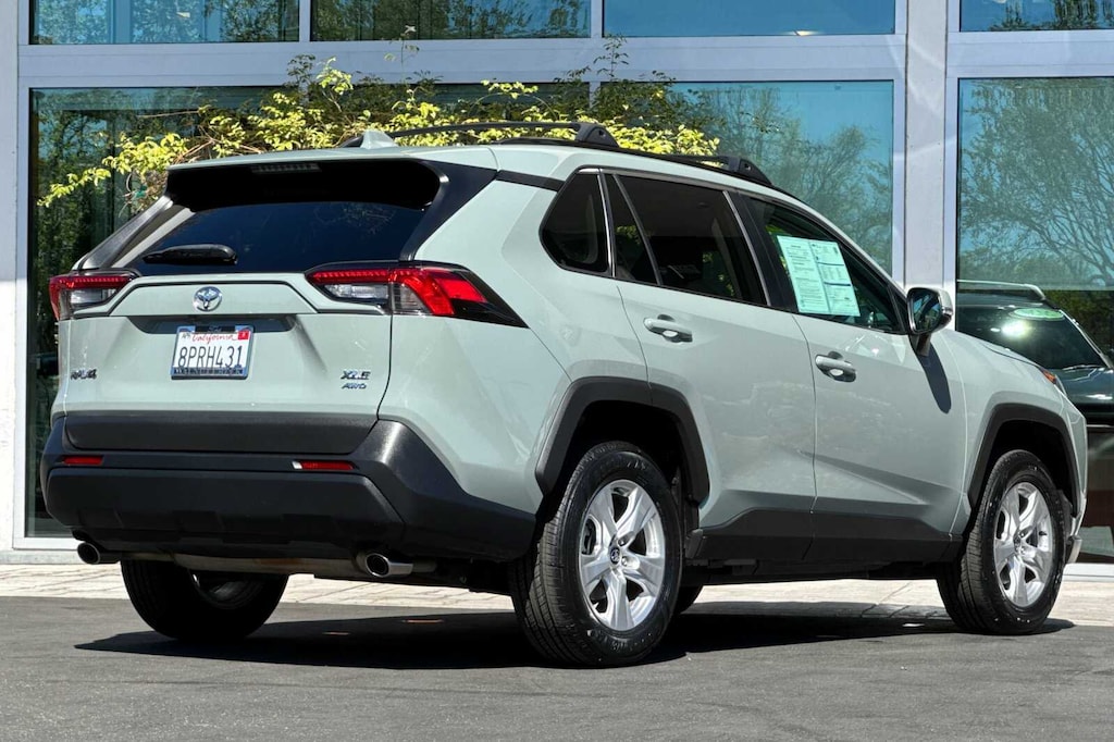 Used 2020 Toyota RAV4 XLE 4D Sport Utility SUV