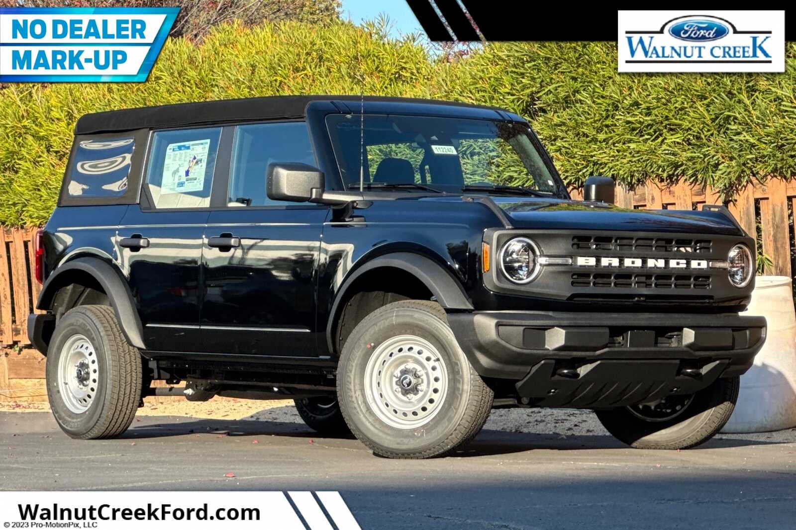 2025 Ford Bronco 4-Door Base's photo