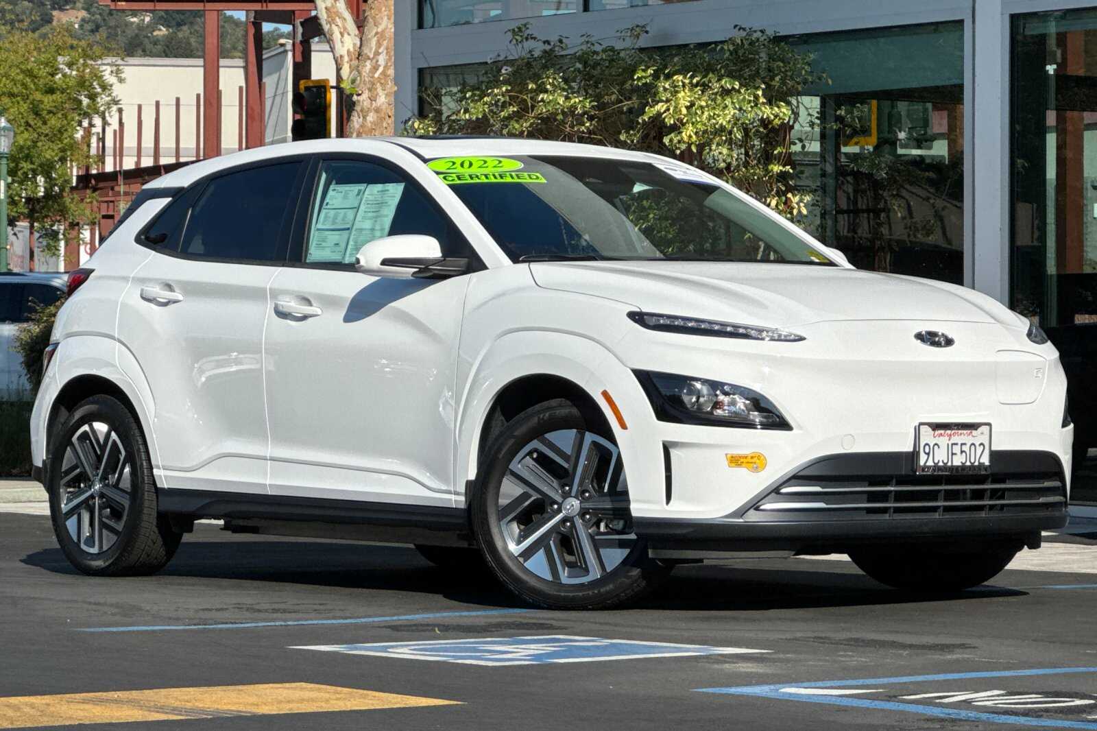 2022 Hyundai Kona SEL photo 2